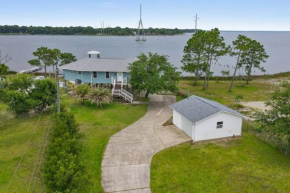 Bayview, Private dock for your boat, Dolphin Watch